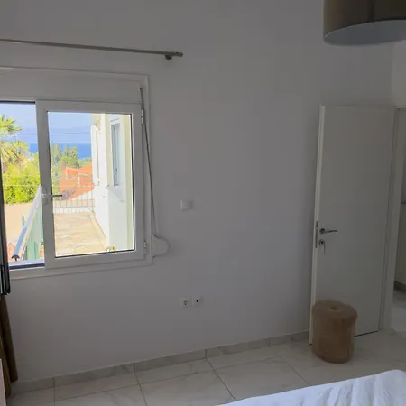 Apartment Modern Sea View - *